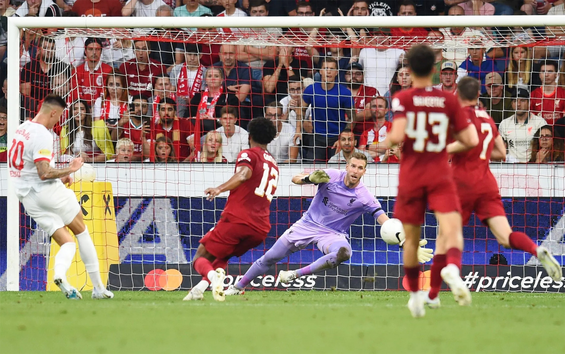 Giao hữu hè 2022: Liverpool bất ngờ nhận thất bại trên đất Áo